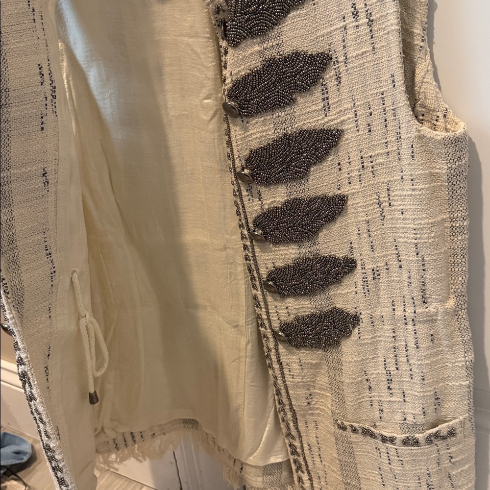 Zara Woman Textured Beige and Black Vest - Picture 3 of 5